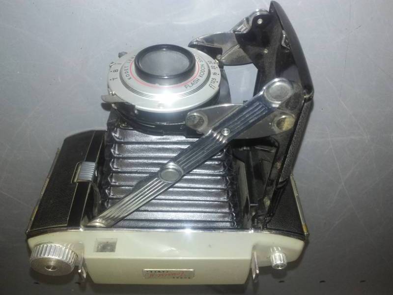 lot 360 image: Kodak Tourist II Camera  excellent