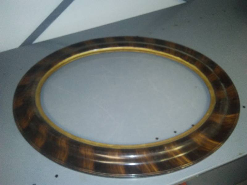 lot 387 image: Vintage Oval Frame  No Glass