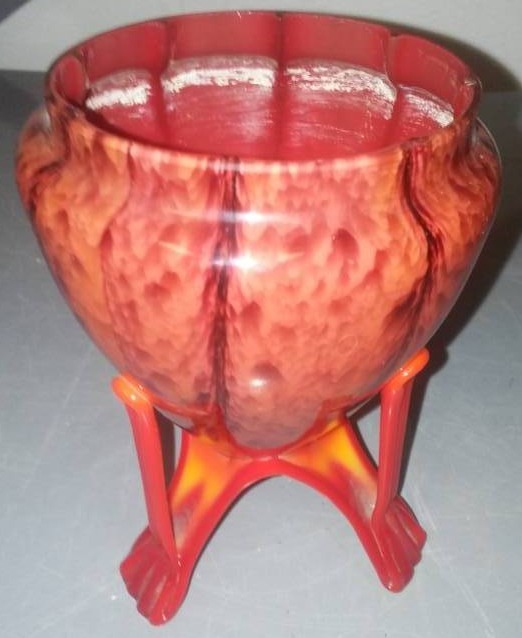 lot 389 image: Czechoslovakian Glass Vase