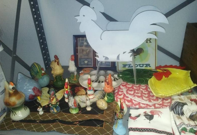 lot 396 image: Collectible Chicken  Rooster Lot