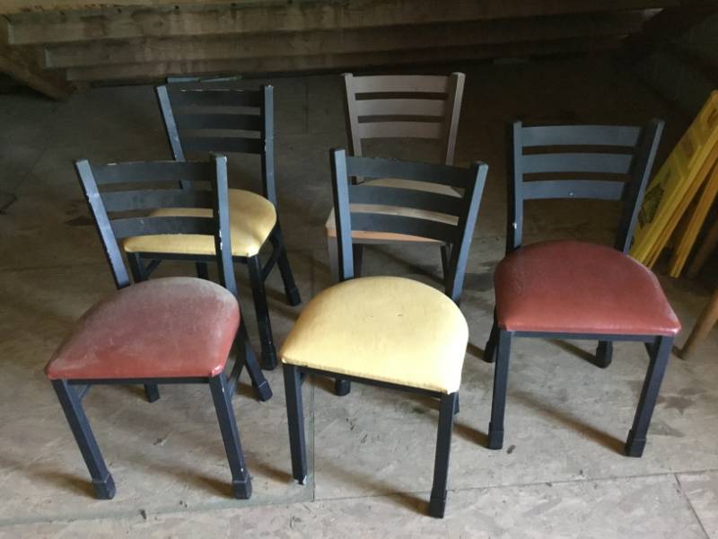 lot 62 image: 5 steel chairs multiple colors