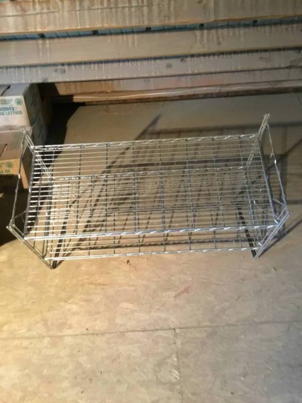lot 113 image: Metro wall rack 41x18x31.