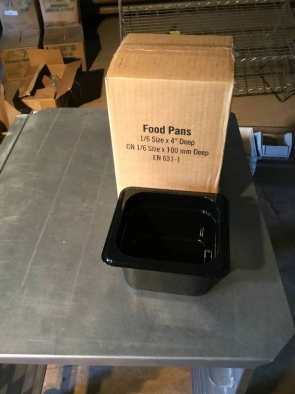 lot 122 image: 16 4inch deep black Cambro new in box total 6.