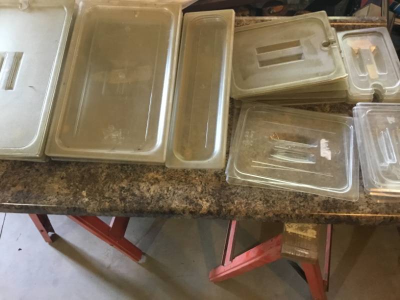 lot 189 image: Large assortment of Cambro lids.