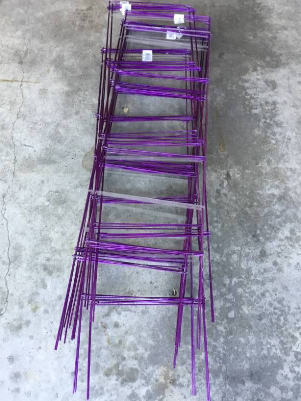 lot 40 image: 9 Square Tomato cages New