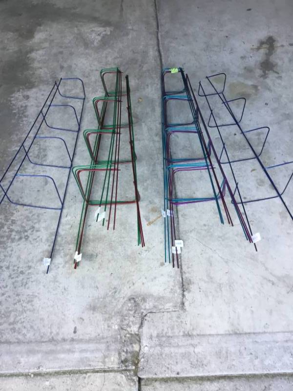 lot 37 image: 10 Heavy Duty Tomato cages New