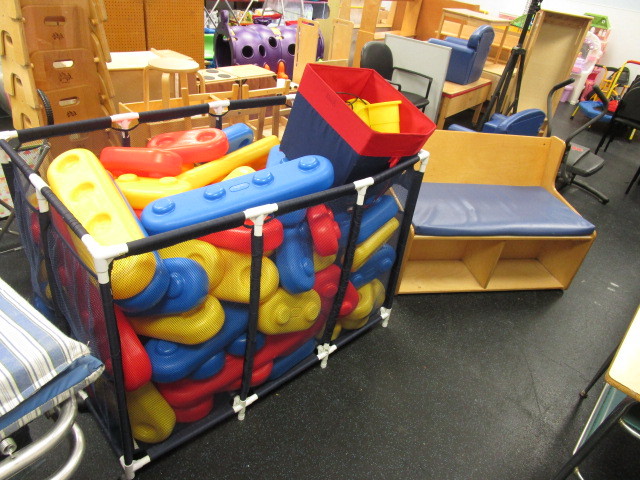 lot 152 image: GIANT BUILDING BLOCKS AND WOOD BENCH