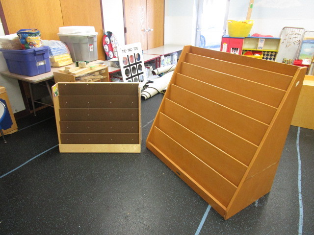 lot 159 image: LITERATURE OR MAGAZINE RACKS