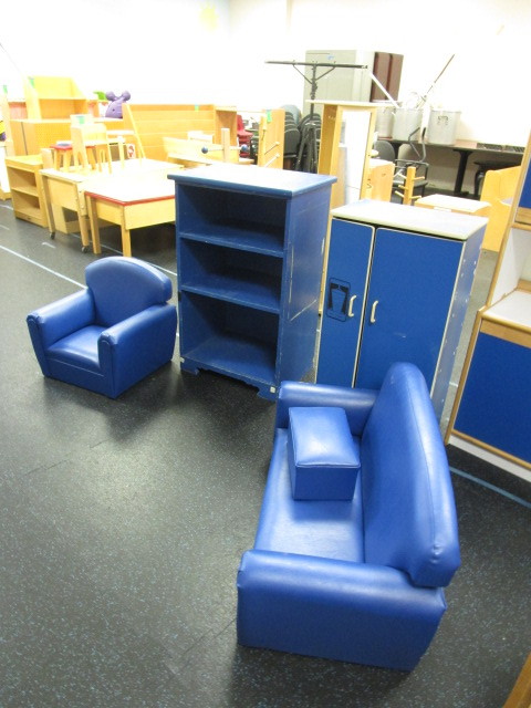 lot 163 image: BLUE FURNITURE AND CABINETS