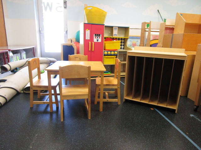 lot 165 image: TABLE, CHAIRS AND CABINET