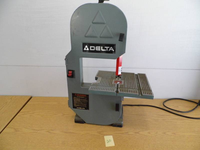 lot 20 image: Delta Band Saw