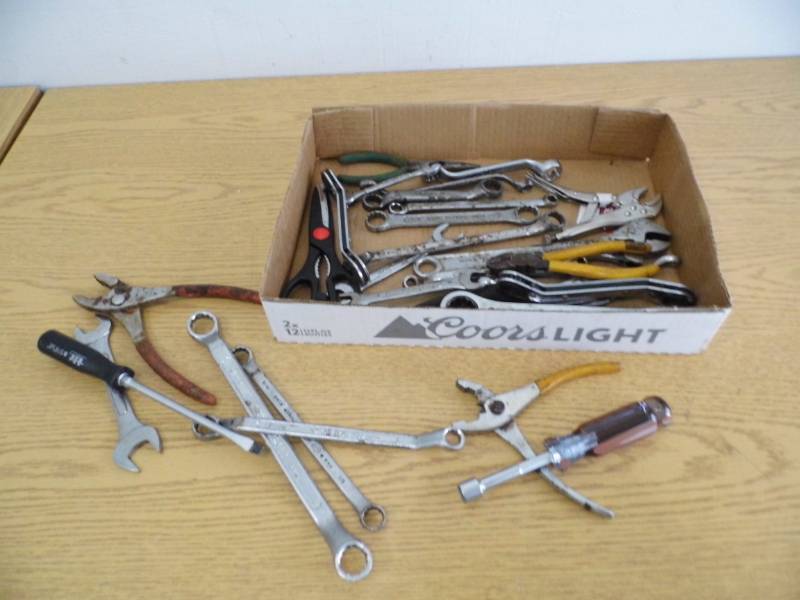 lot 21 image: Hand Tools