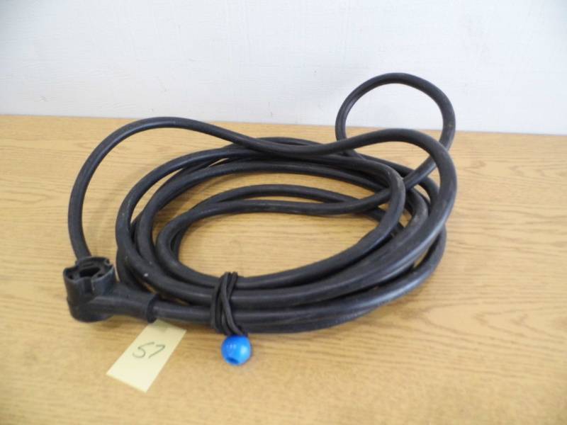 lot 57 image: 220 Cord