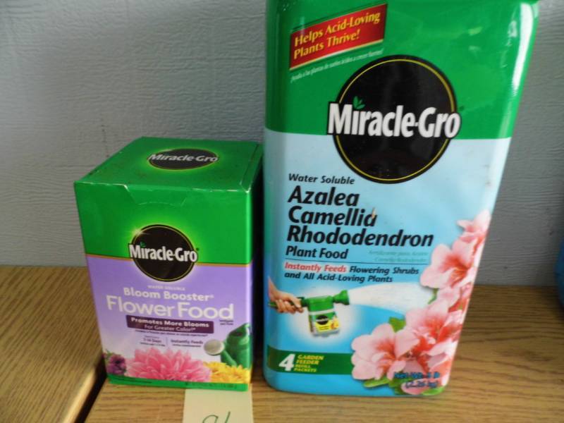 lot 86 image: Miracle Grow Plant  Flower Food