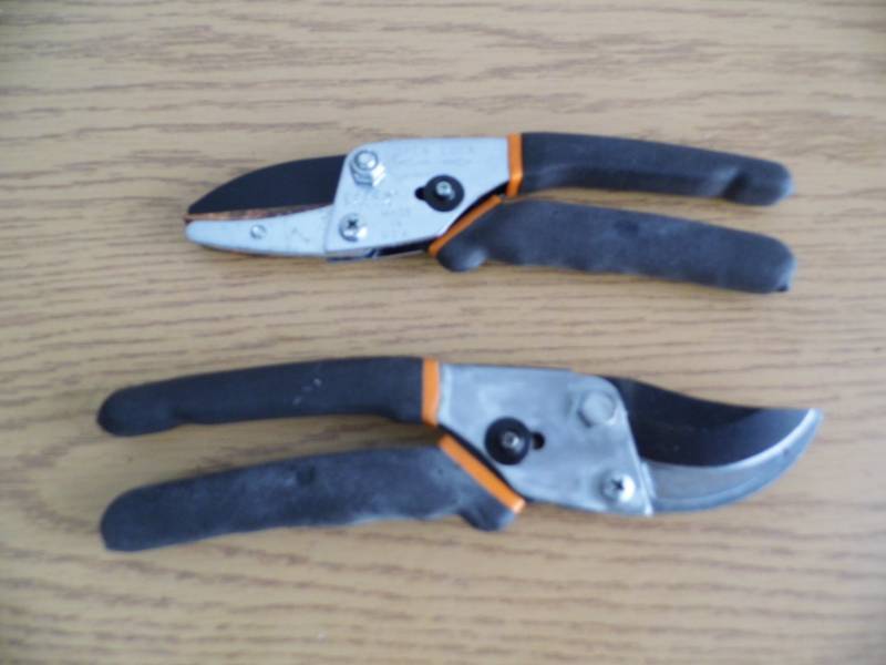 lot 104 image: Lot of 2 Pair Fiskars Cutters