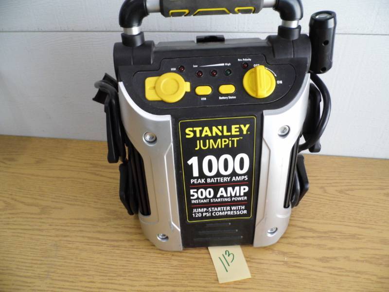 lot 113 image: Stanley JumpIt 1000