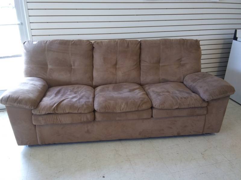lot 2 image: Couch