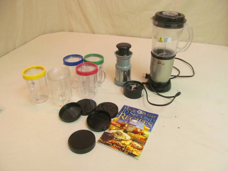 lot 3 image: Magic Bullet Blender
