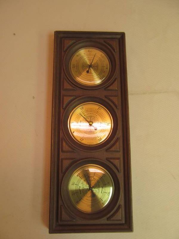 lot 8 image: ThermometerBarometerHumidifier Gage