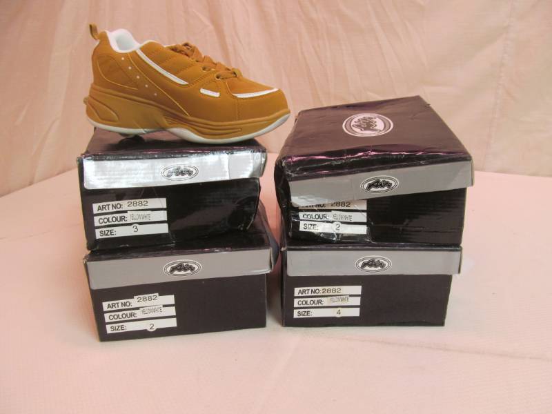 lot 25 image: Wheelies Shoes, New in Package