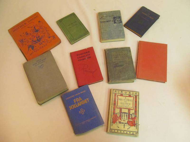 lot 27 image: Group of Vintage Books