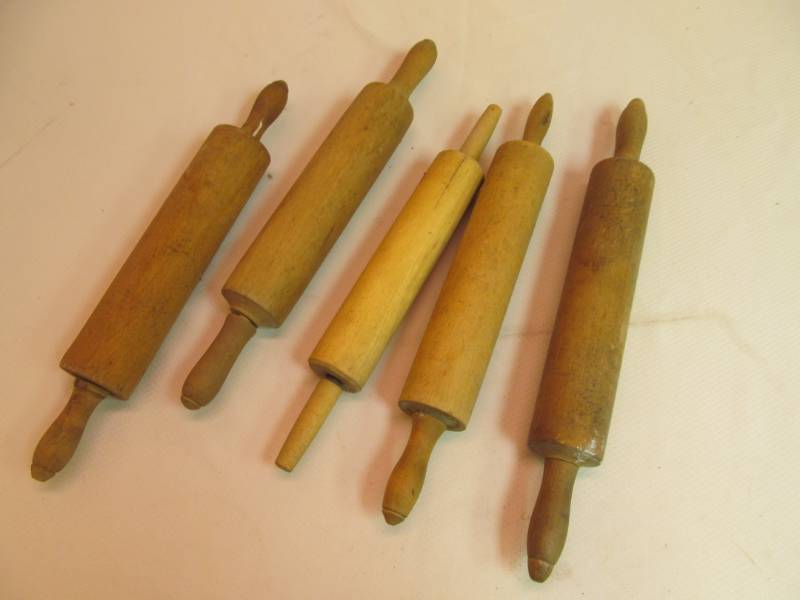 lot 31 image: Group of Vintage Rolling Pins