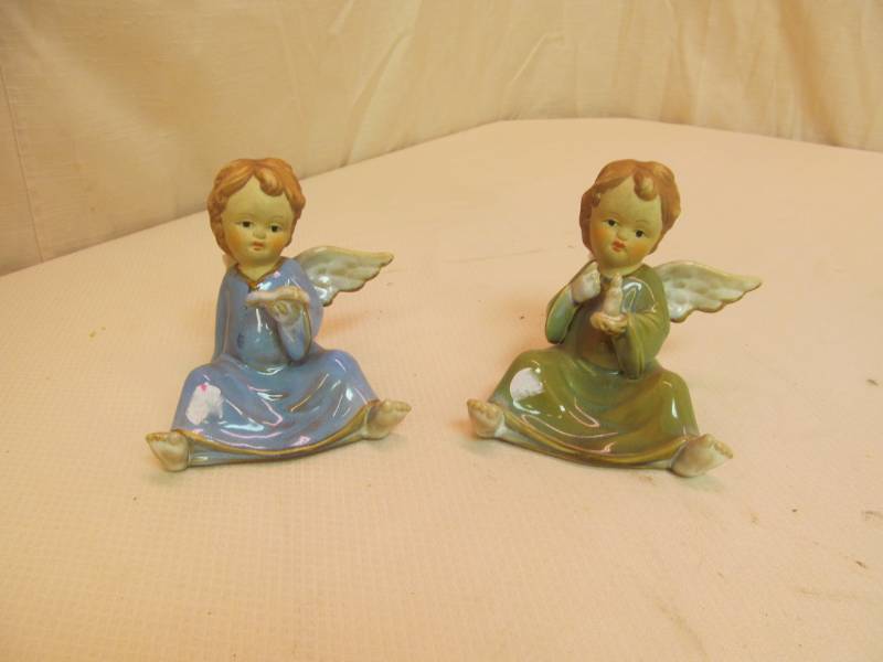 lot 50 image: Ceramic Angel Decorations