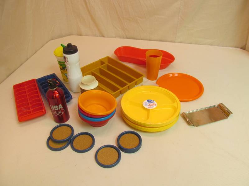 lot 60 image: housewares