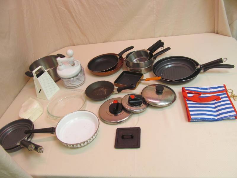 lot 69 image: kitchen tools