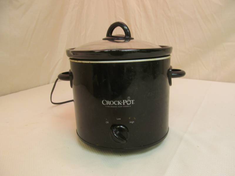 lot 75 image: Hamilton Beach slow cooker
