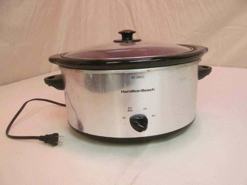 lot 76 image: Hamilton Beach slow cooker