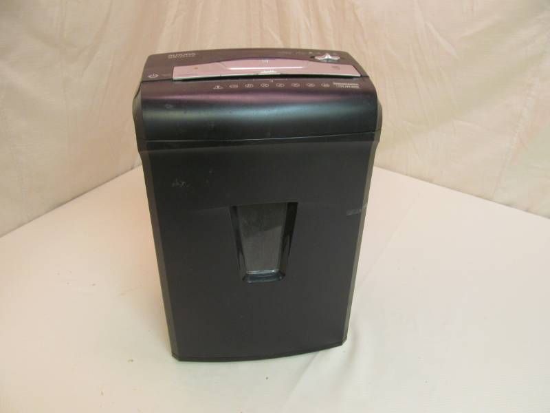lot 79 image: aurora paper shredder