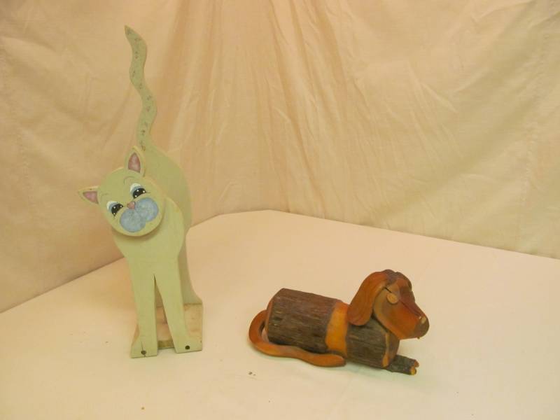 lot 83 image: tissue holder, dcor