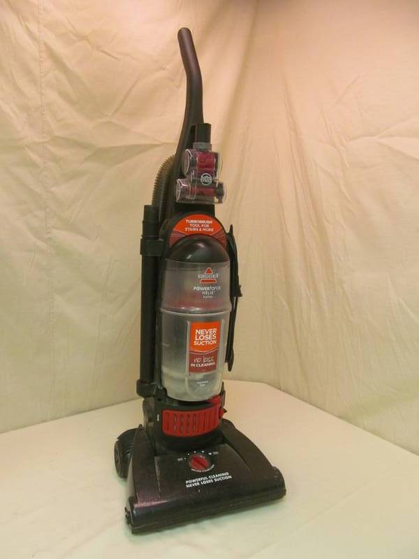 lot 86 image: Bissell Power force Helix Turbo vacuum