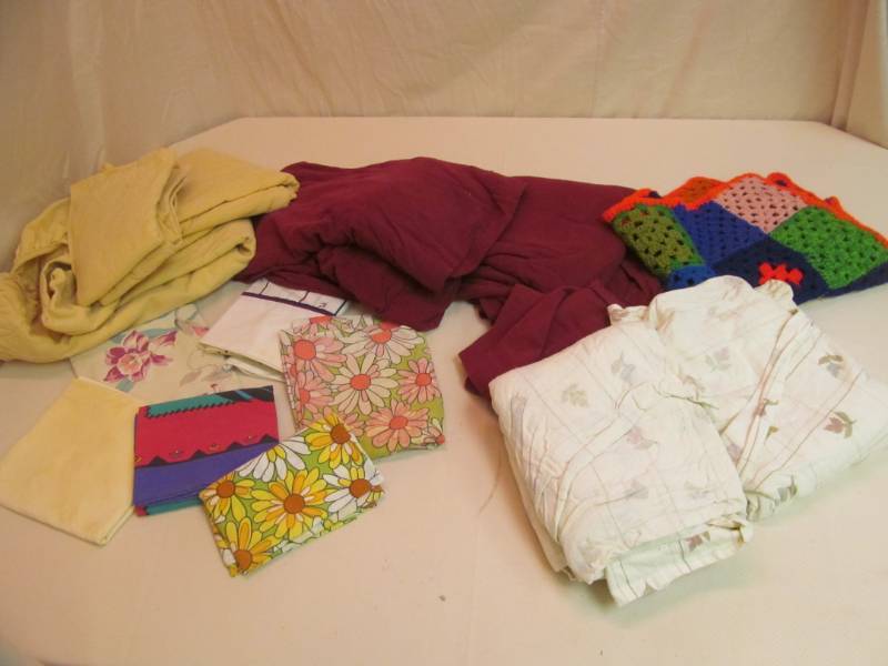 lot 98 image: linens