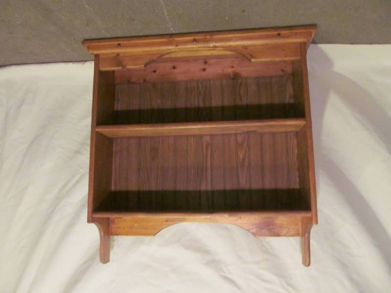 lot 104 image: shelf