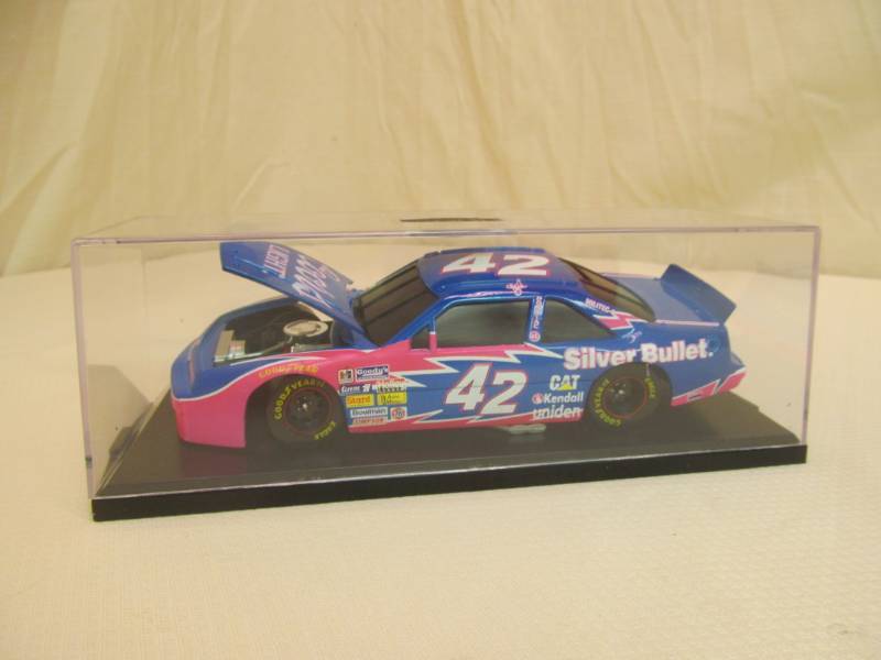 lot 115 image: 1995 Kyle Petty bank