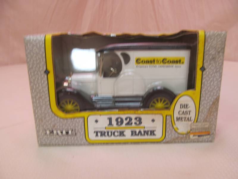lot 120 image: 1991 Ertl NIB Diecast Metal Coat to Coast Truck Bank