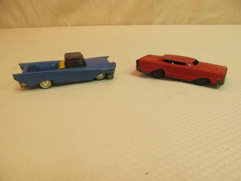 lot 126 image: 2 vintage tin friction vehicles