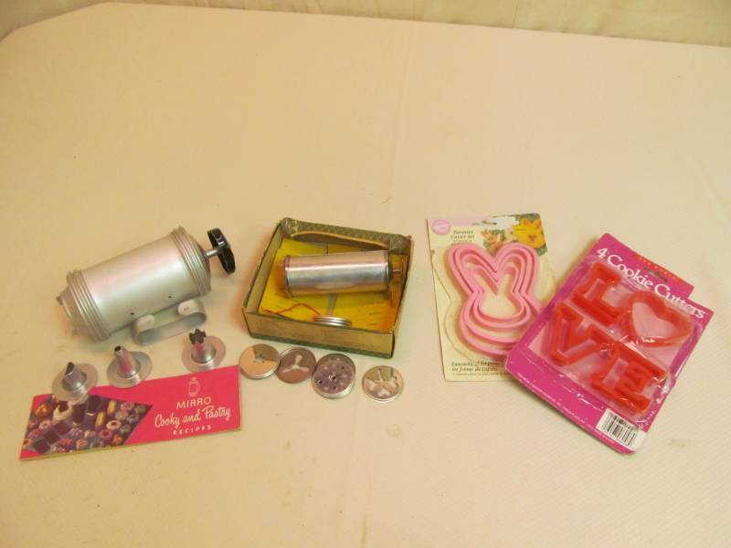 lot 130 image: Cookie & Pastry Kit, Stainless Vintage Frosting Gun, Cookie Cutters