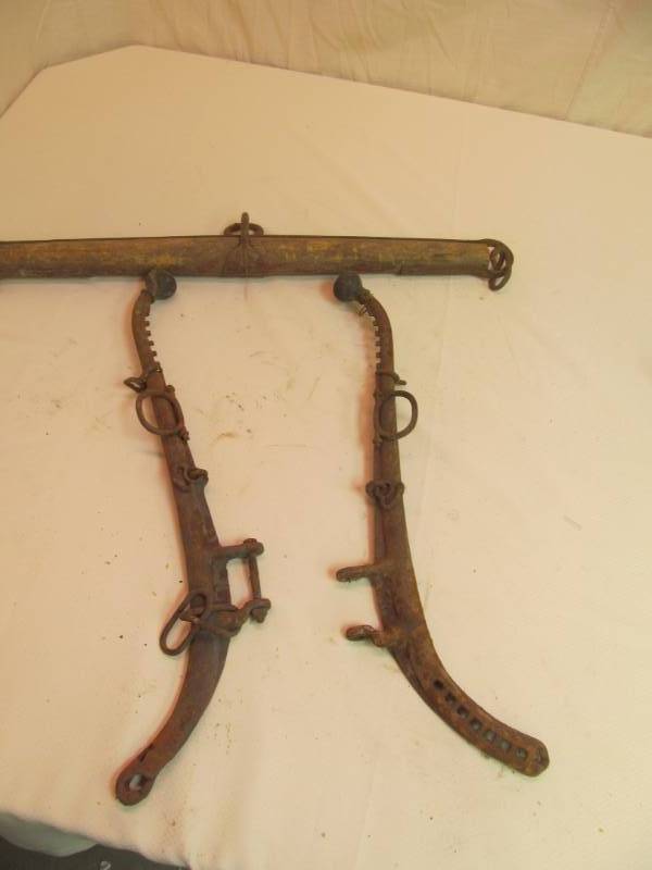 lot 139 image: Vintage Horns Heins, Single Tree Yoke