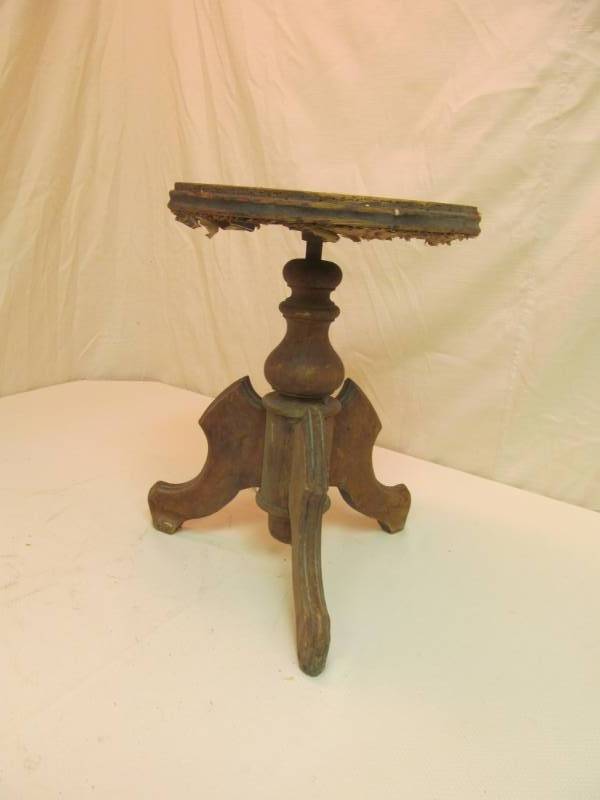 lot 150 image: Vintage Piano Stool