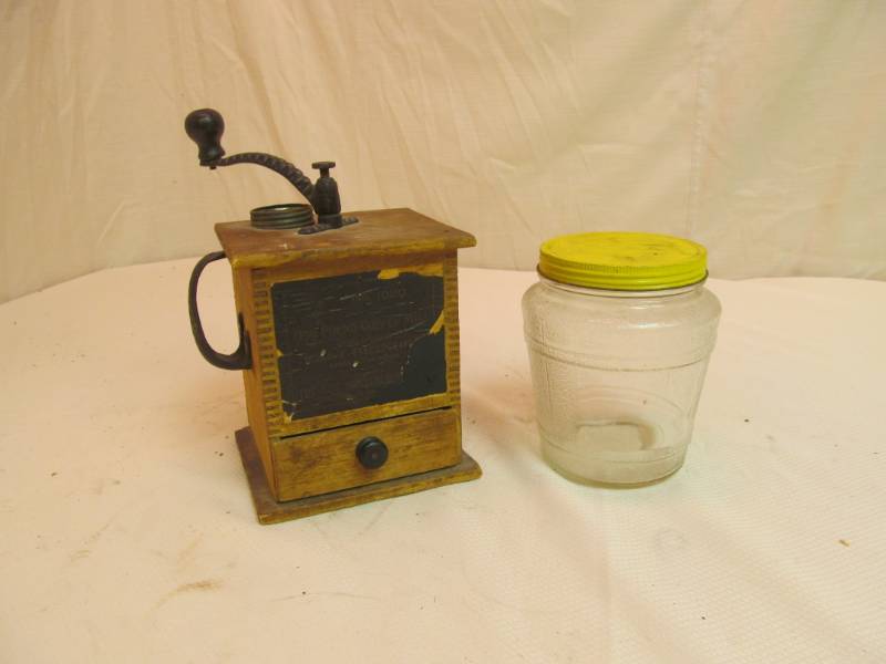lot 178 image: Vintage Coffee Grinder  Jar