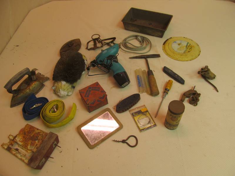 lot 182 image: Shoe Scrub, Knifes, Mirror, and more