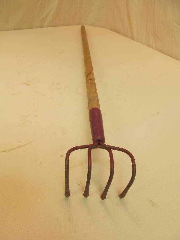 lot 185 image: Garden TillerRake