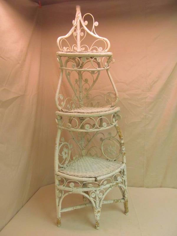 lot 186 image: Vintage Wicker Corner Shelf