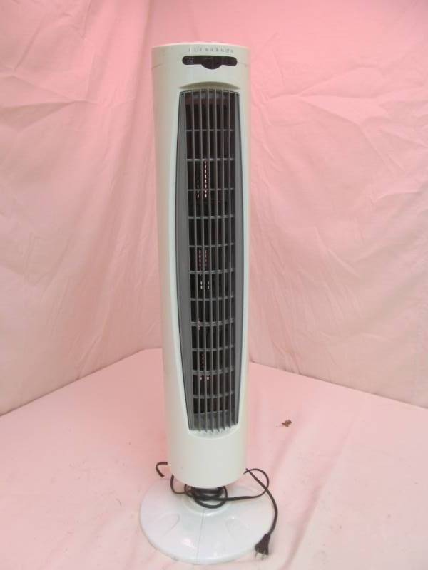 lot 212 image: Tower fan w Remote