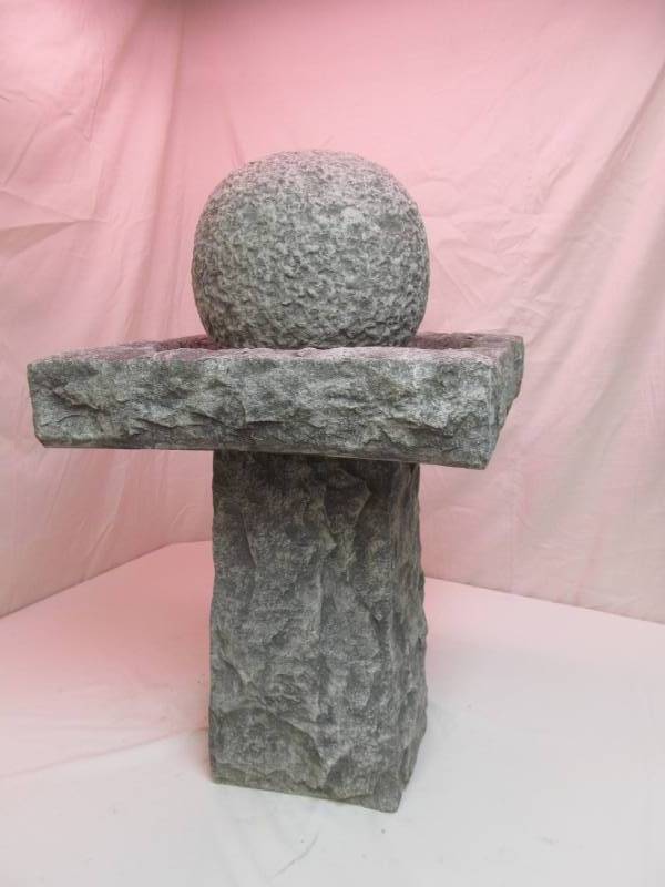 lot 217 image: Water Fountain Bird Bath