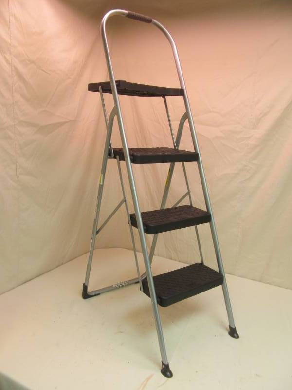 lot 251 image: 3 Step Stool