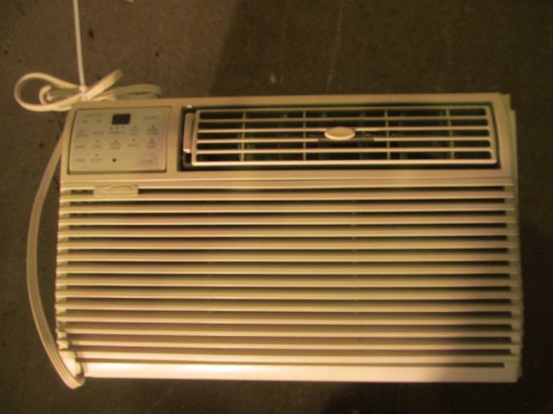 lot 271 image: Kenmore Window Air Conditioner